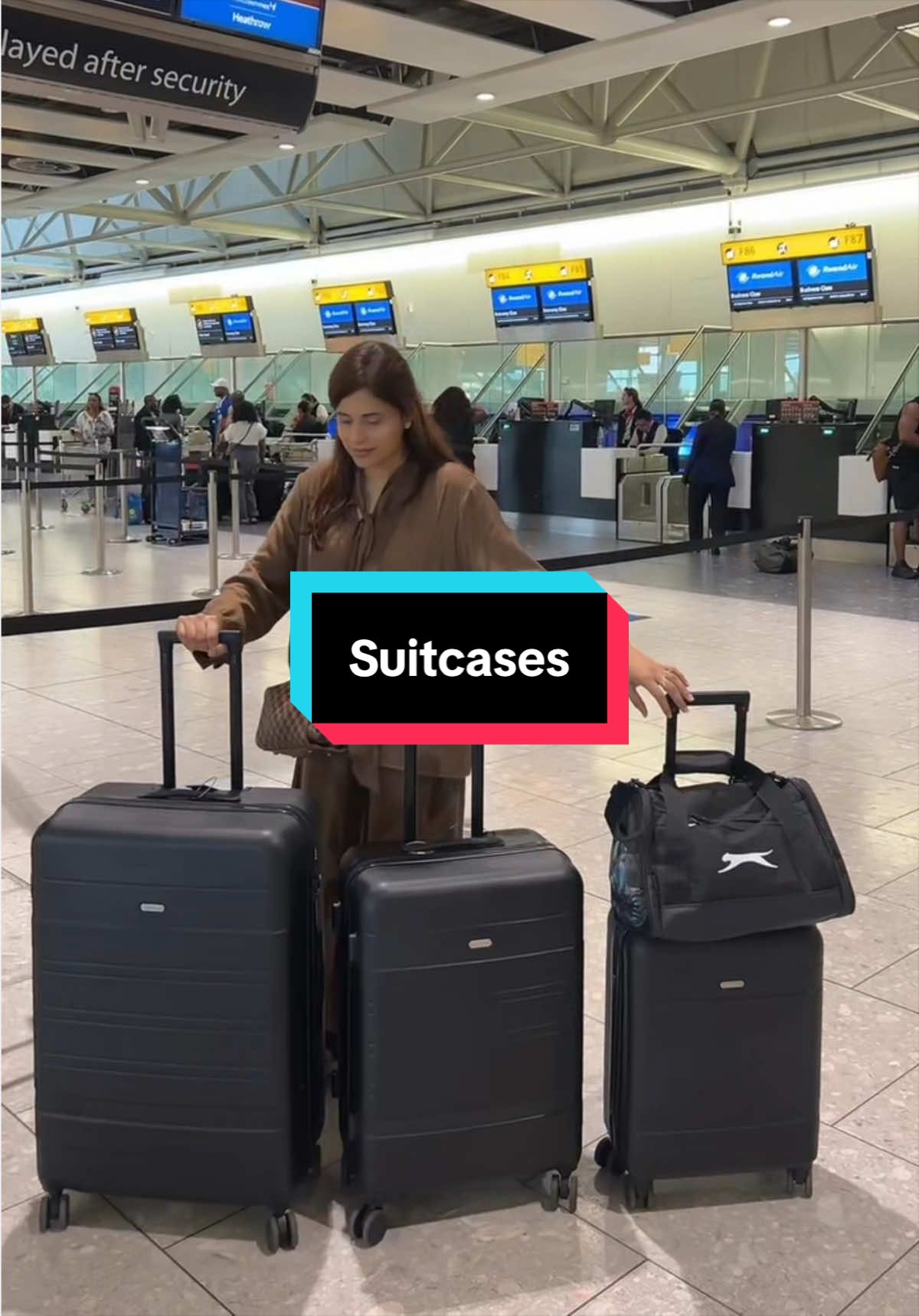 TikTok post by @zarishnomanvlogs for VonHaus. Caption reads: @Vonhaus These suitcases are very strong, light....