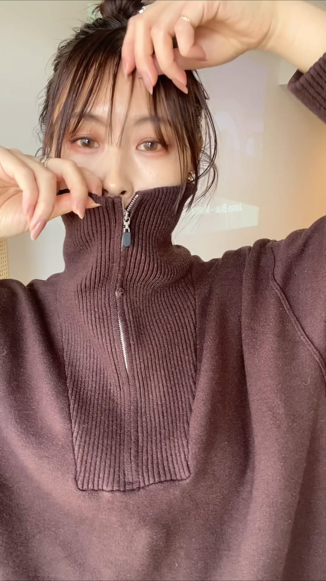 Instagram post by @uka_makihoshina for France Luxe. Caption reads: ラクしたい日！

もみあげとサイドを崩すと一気にこなれ感！
面長対策にもなります🫶

オイルで艶だ....