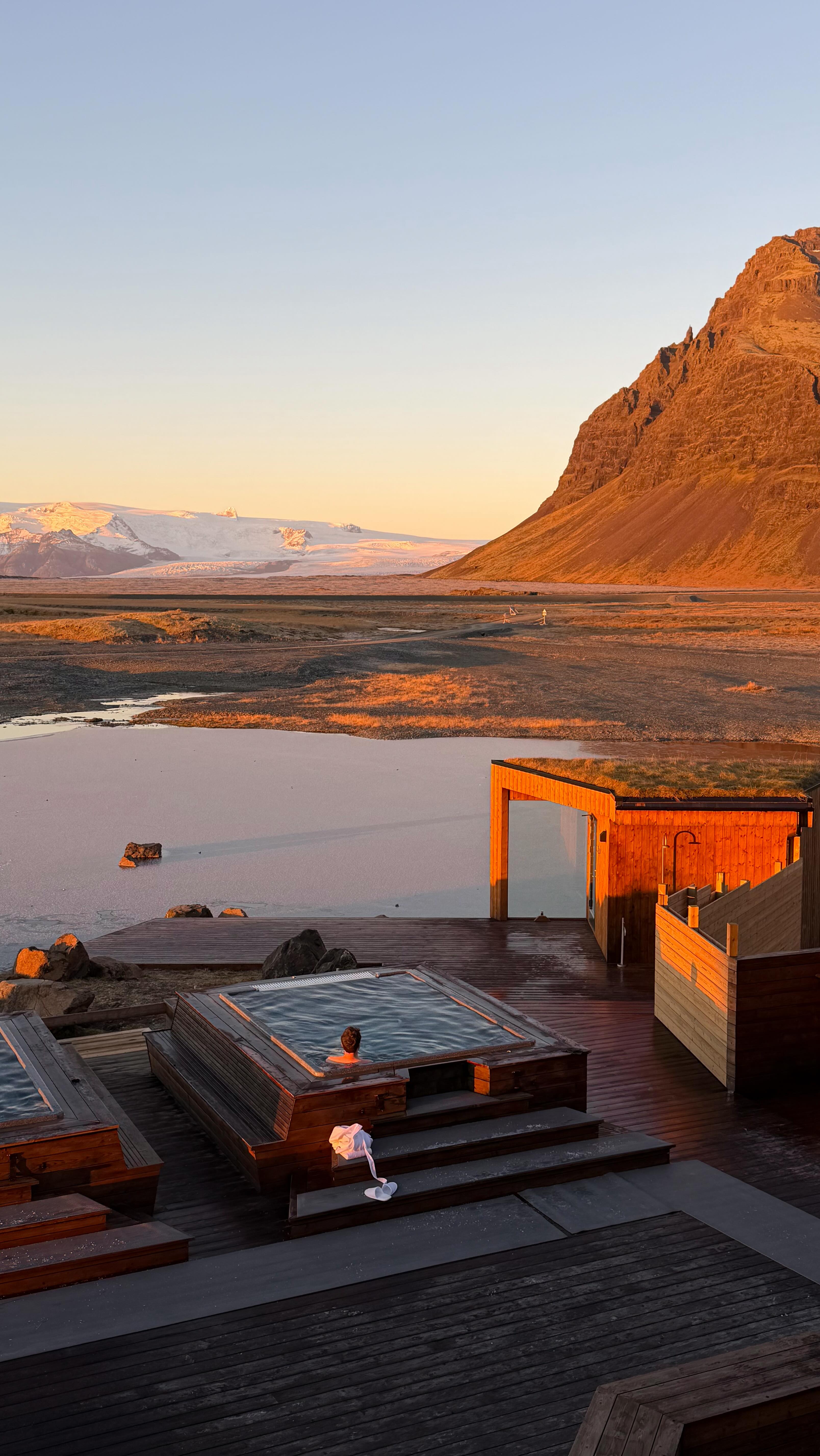Instagram post by @flossys_wonderland for GetYourGuide. Caption reads: Visiting the @skylagooniceland with @getyourguide....