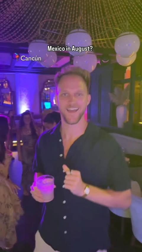 Instagram post by @stephenrigatoni for Tripadvisor. Caption reads: [...] Cash everywhere I go 😎✈️ Sign up for....