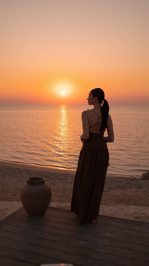 Instagram post by @taramilktea for Visit Qatar. Caption reads: [...] guide to inspire your next trip.....