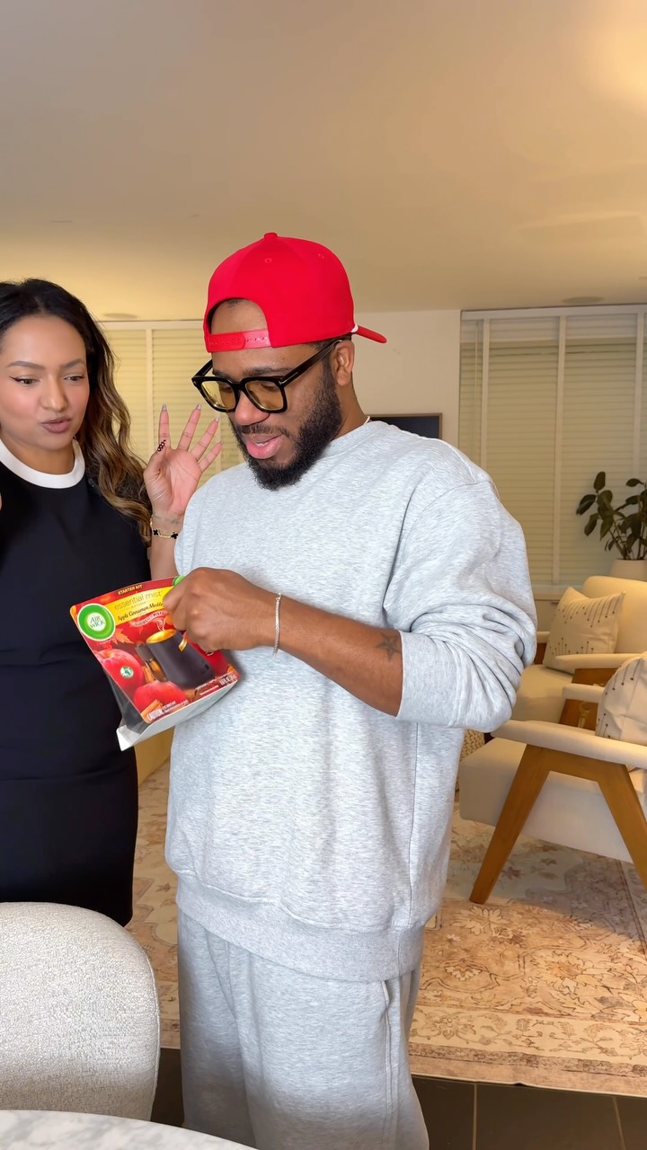 Instagram post by @lingandlamb for Air Wick US. Caption reads: #AirWickPartner The holidays aren’t complete....