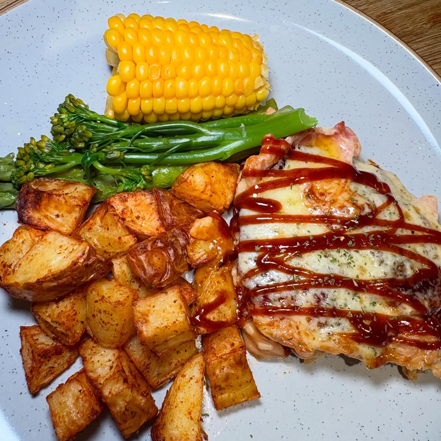 Instagram post by @lucymayyy_sw for JD SEASONINGS. Caption reads: ⭐️⭐️HUNTERS CHICKEN⭐️⭐️

After a few days away we....