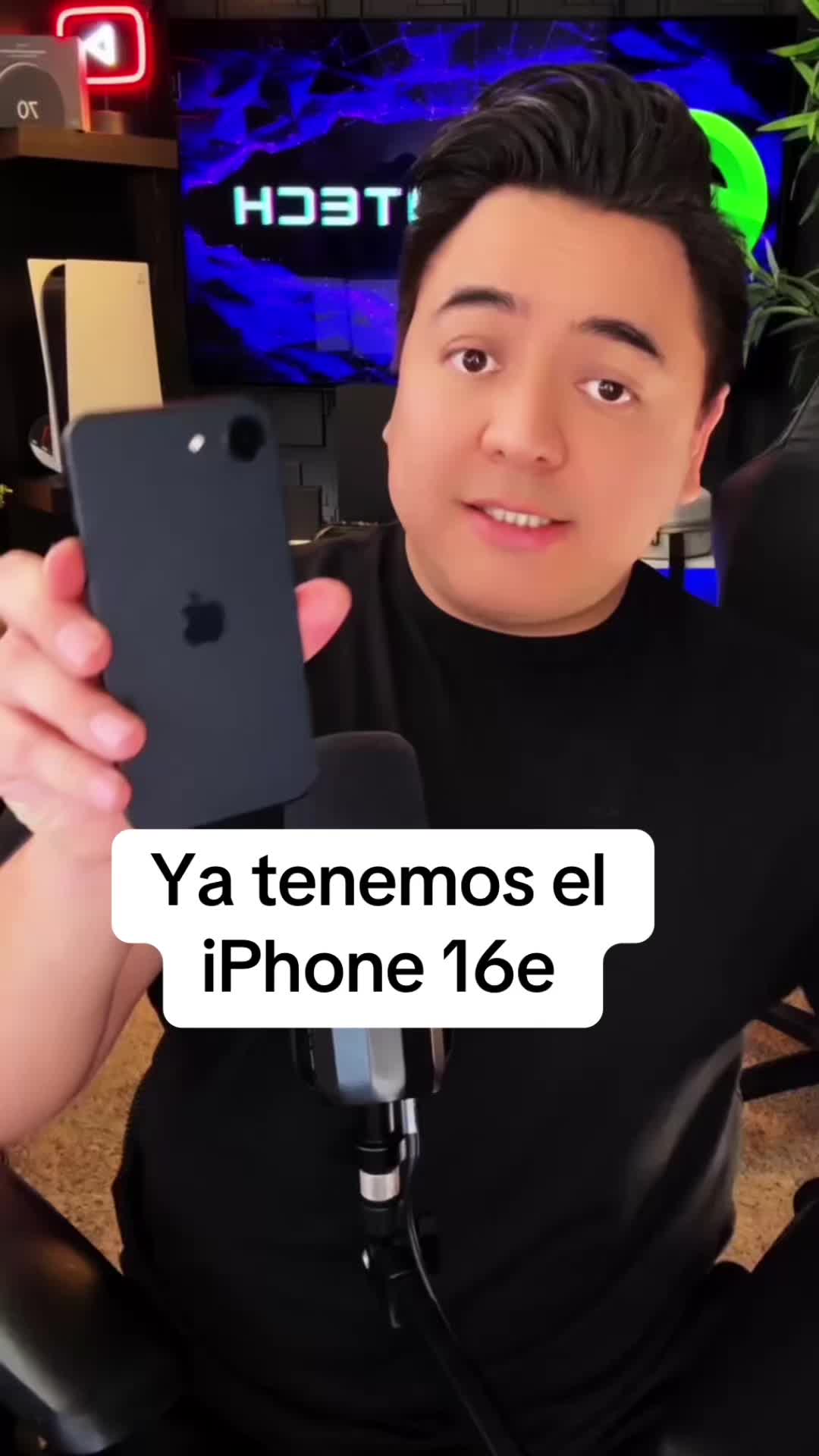 TikTok post by @esandotech for ESR. Caption reads: 5 cambios esenciales para tu nuevo iPhone 16e ....